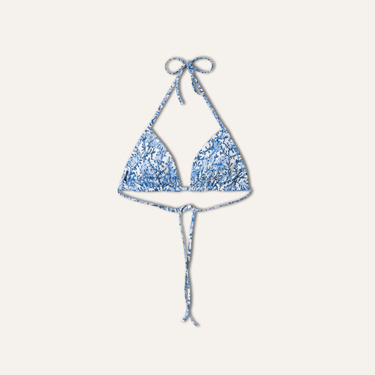 Haut noué sur le côté