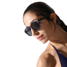 Laden Sie das Bild in den Galerie-Viewer, Sunglasses Round Blue - Sunglasses_Unisex - KAMPOS
