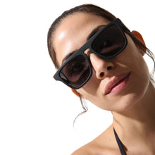 Laden Sie das Bild in den Galerie-Viewer, Sunglasses Square Black - Sunglasses_Unisex - KAMPOS
